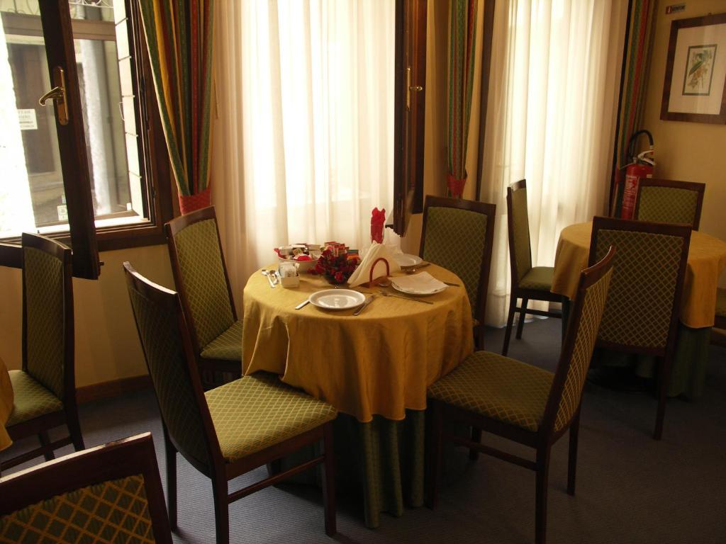 Hotel Duse Asolo Room photo